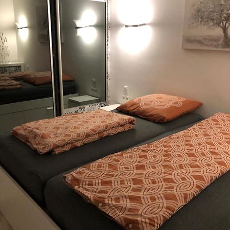Wunderschoenes 2 Zimmer Apartment Zentrum Goldstadt プフォルツハイム エクステリア 写真