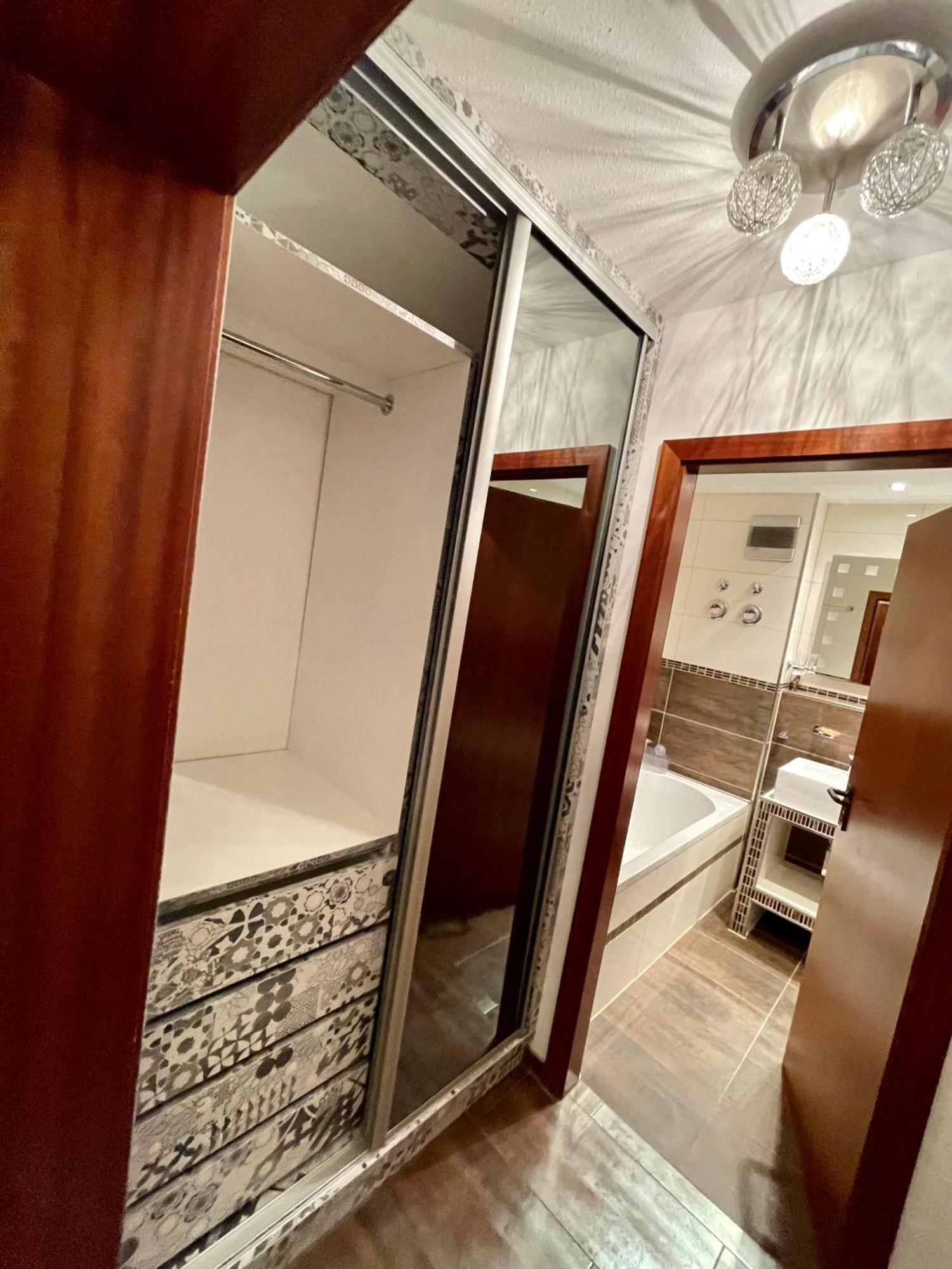 Wunderschoenes 2 Zimmer Apartment Zentrum Goldstadt プフォルツハイム エクステリア 写真