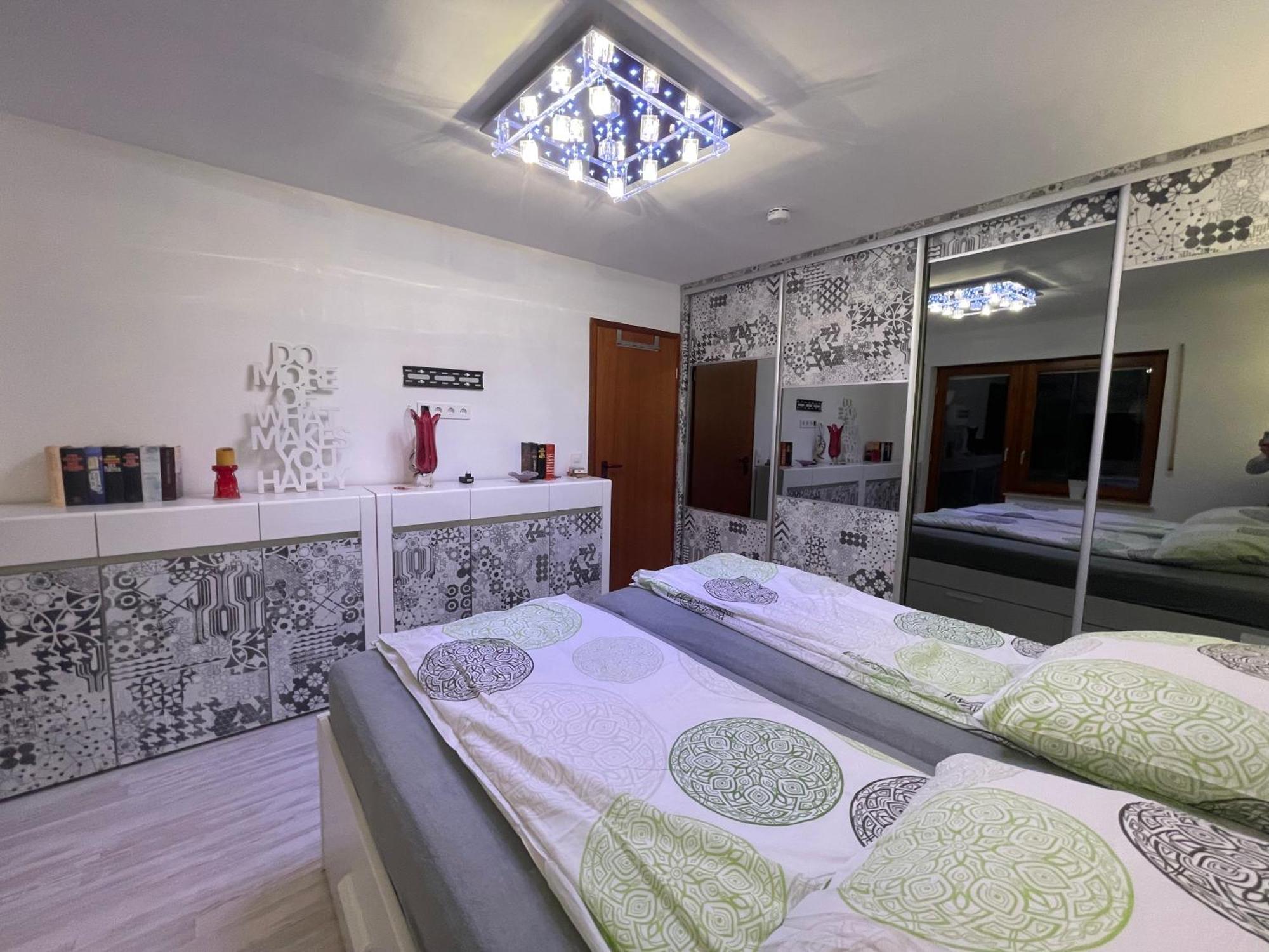 Wunderschoenes 2 Zimmer Apartment Zentrum Goldstadt プフォルツハイム エクステリア 写真